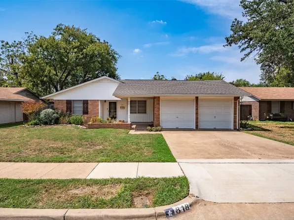 818 Ravenwood Dr, Arlington, TX 76013