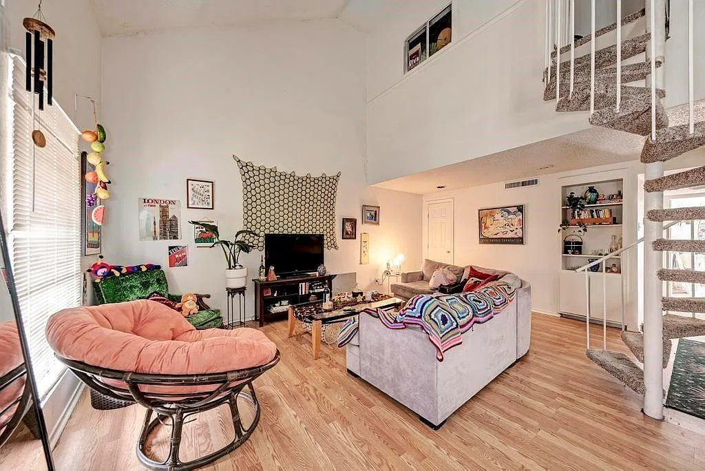 4 bed, 3.0 bath, 1600 sqft, $2,800 — Photo 1