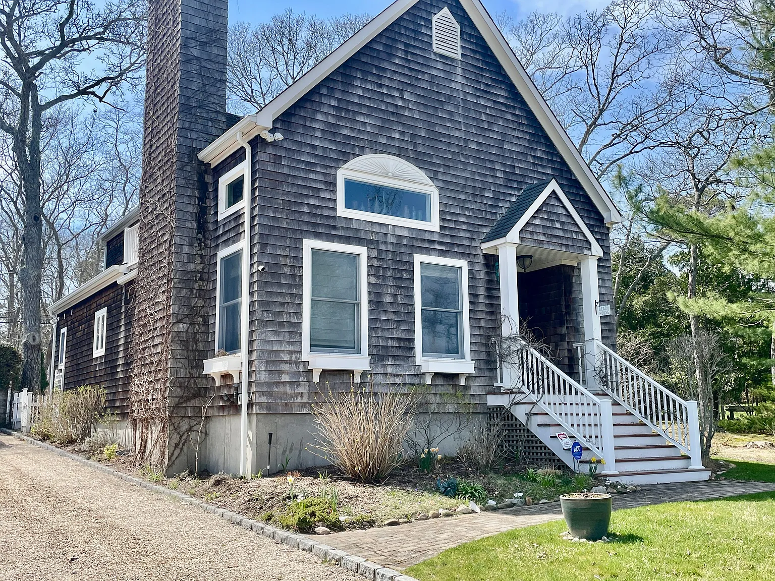3 bed, 2.0 bath, 1525 sqft — Photo 1