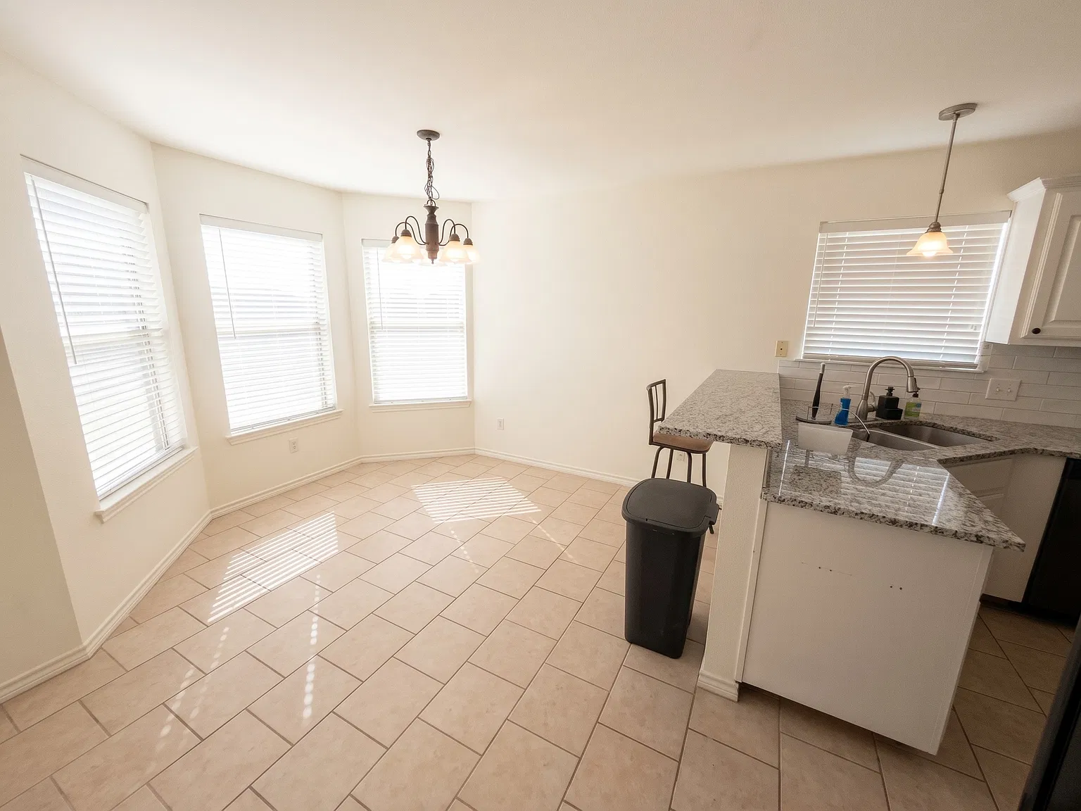 3 bed, 1553 sqft, $2,100 — Photo 4
