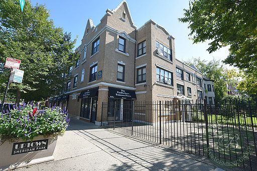 1st image of 4555 N Malden St APT 205