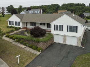 4 Valley View Ct, Newton, NJ 07860
