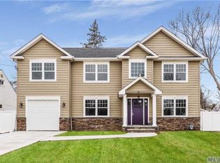 53 Seaview St, Massapequa, NY 11758