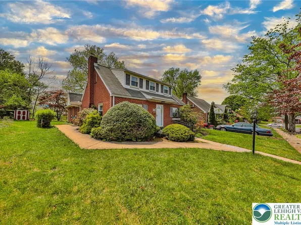 122 Dell St, Emmaus, PA 18049