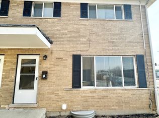 1721 E Roosevelt Rd APT 4, Wheaton, IL 60187