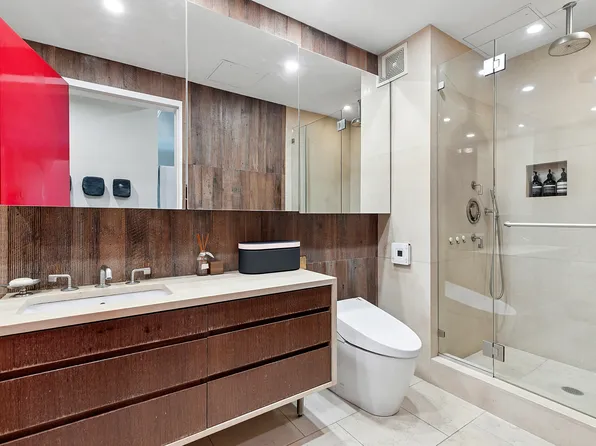 2109 Broadway image 10 of 13