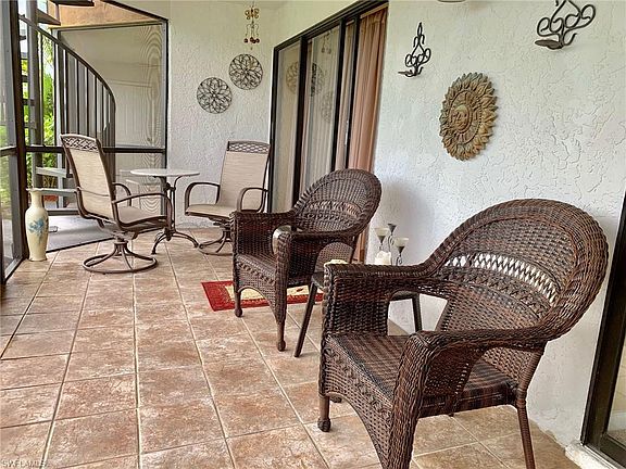 5th image of 521 SW 47th Ter APT 105