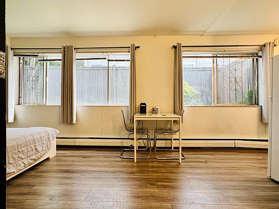 3rd image of 523 E Denny Way APT 3