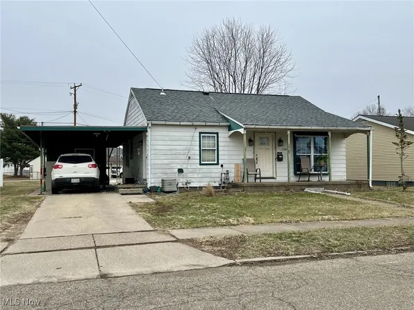 709 11th St NW, New Philadelphia, OH 44663
