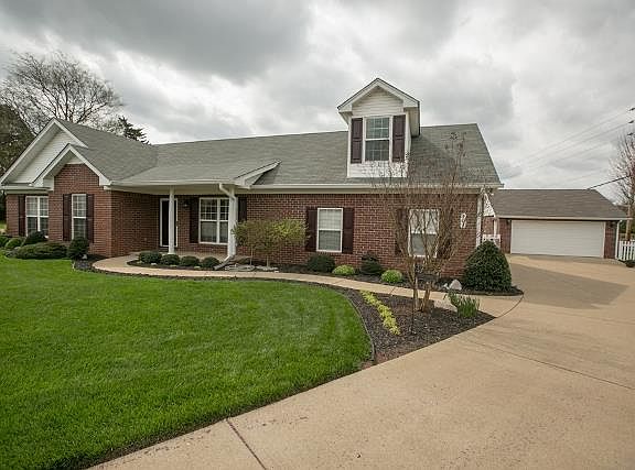 3rd image of 501 Cinnamon Ct