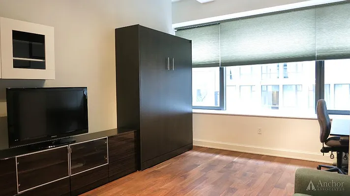 Rented by Anchor Associates | media 24