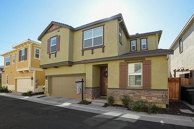 1st image of 412 E Roquefort Ct