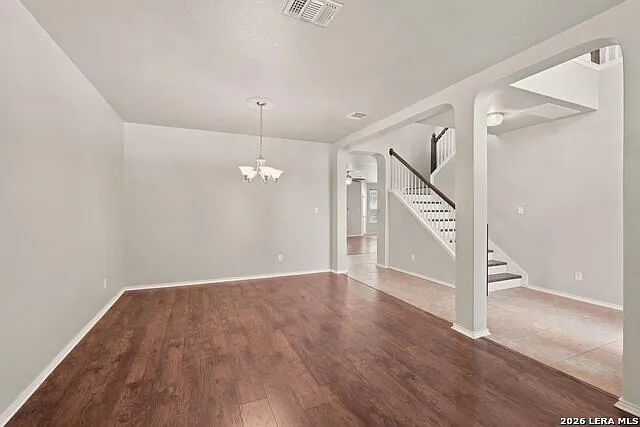 5 bed, 3.0 bath, 3036 sqft, $2,300 — Photo 3