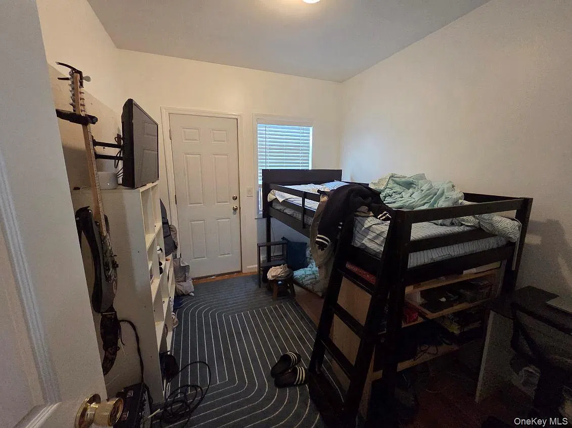 3 bed, 1.0 bath, 1680 sqft, $3,500 — Photo 4
