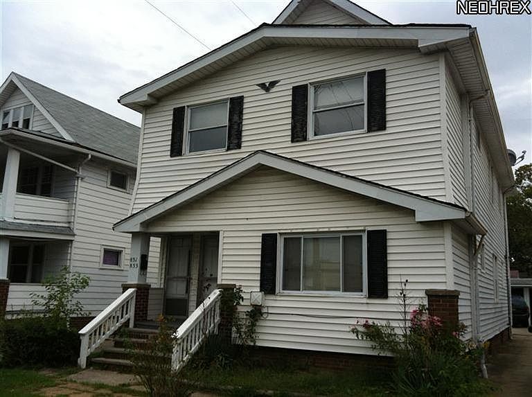 1st image of 833 E 222nd St