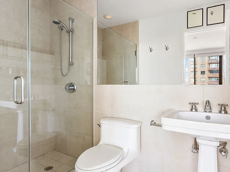 130 Barrow St #Penthouse 512 — Photo 12
