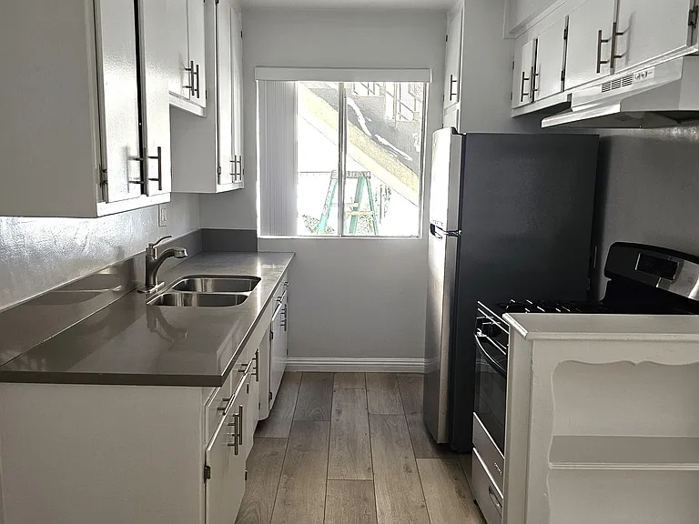 5843 Willoughby Ave #3 — Photo 3