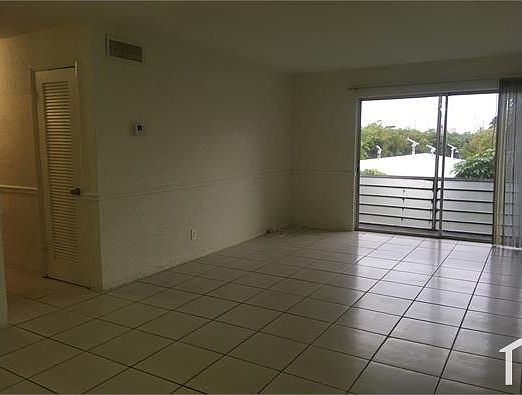 2nd image of 300 SE 11th Ave APT 212