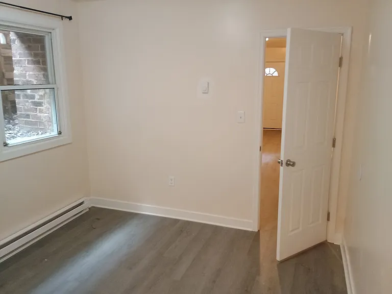 115 E Franklin St #3 — Photo 6