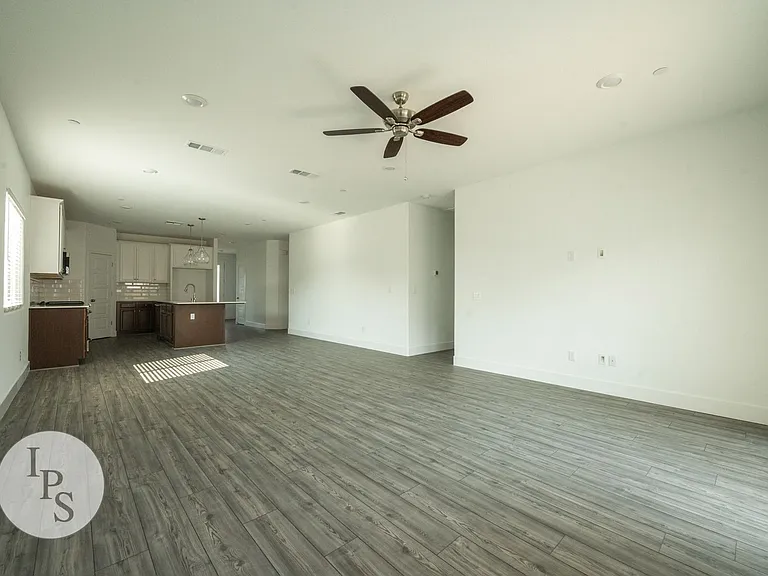 2139 N Osmun Ave — Photo 11