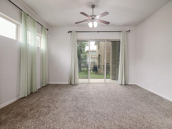 2nd image of 1001 Sue Ann Rose Dr