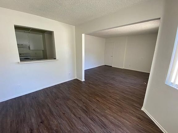 4th image of 156 N Vicentia Ave APT B
