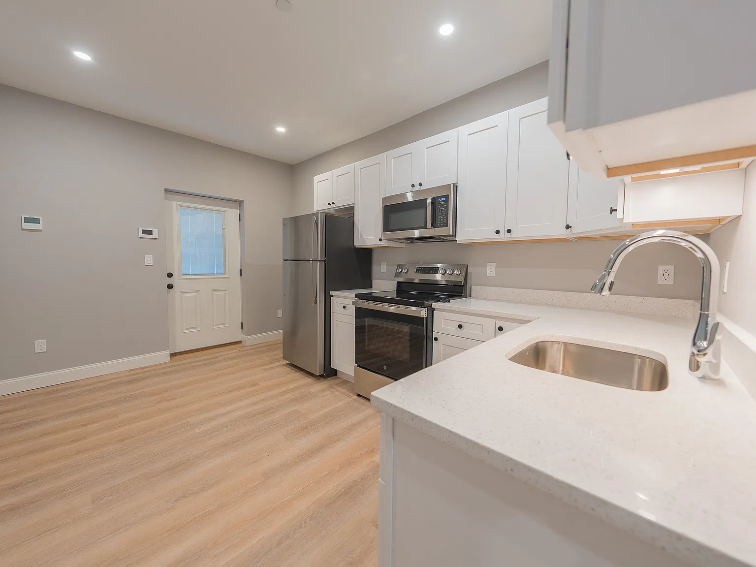 1 bed, $2,300 — Photo 1