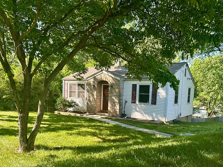 3357 Mount Pleasant Blvd — Photo 1