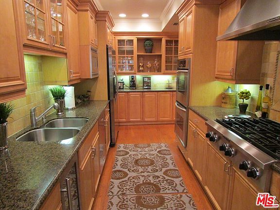 4th image of 1550 Greenfield Ave APT 201