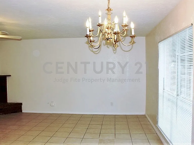 1533 Santa Fe Trl — Photo 4