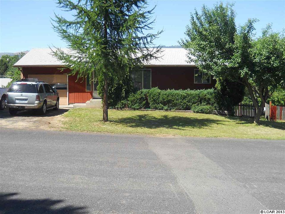 1st image of 403 Spruce Rd