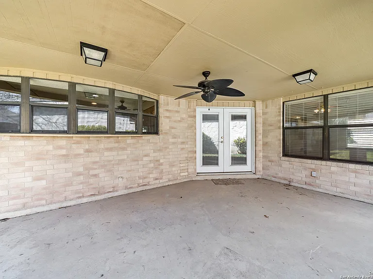 1504 Circle Oak Dr — Photo 8