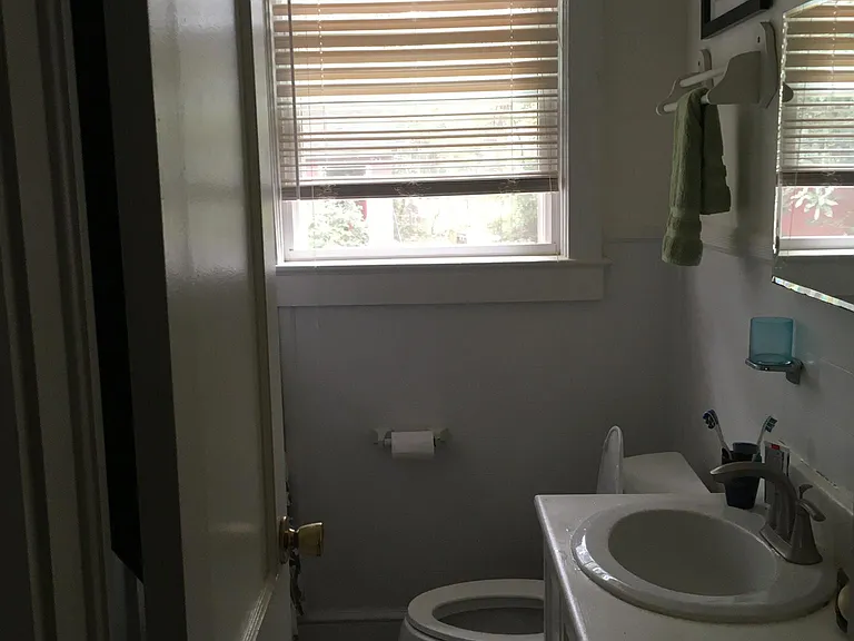 1217 Hollywood Dr — Photo 11