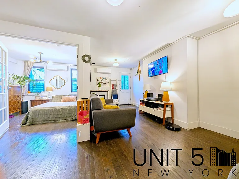 1116 Halsey St #2A — Photo 2