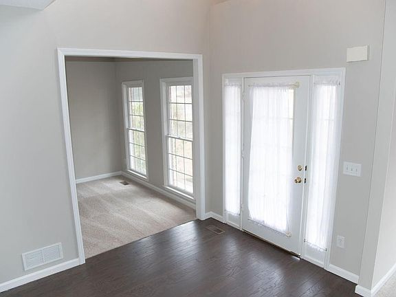 2nd image of 1016 Walnut Creek Dr