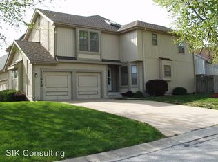 11516 Ballentine St, Overland Park, KS 66210