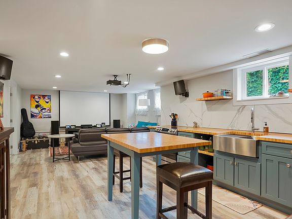Very open floor plan