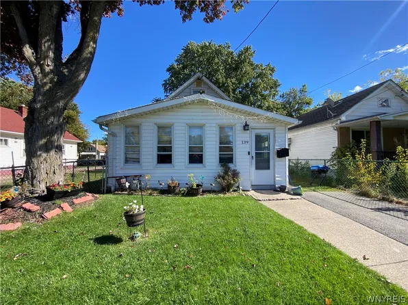139 65th St, Niagara Falls, NY 14304