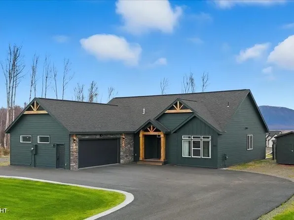 962 W Berry Cir, Wasilla, AK 99654
