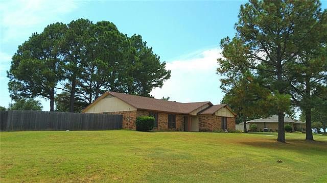 1st image of 117 Wood Oak Dr