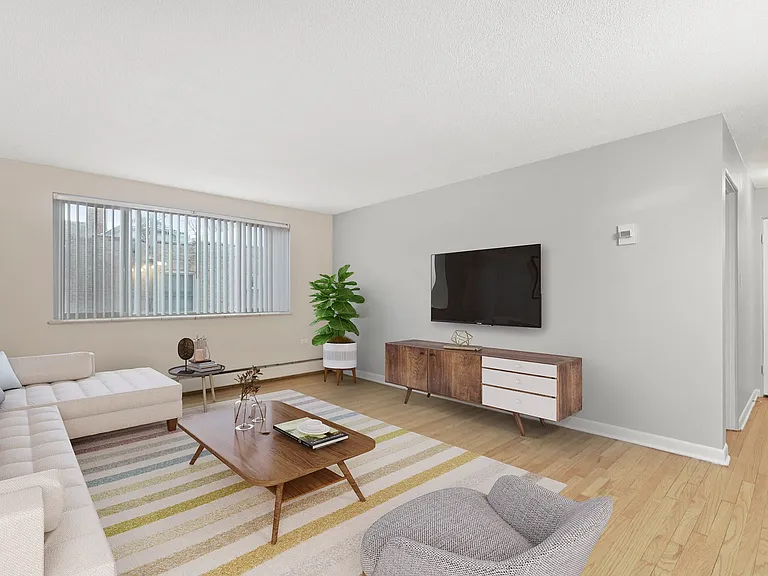 Kent Apartments — Photo 3