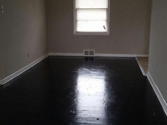 5th image of 2814 NW 23rd St