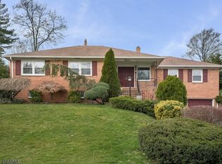 12 Huntley Rd, Summit, NJ 07901