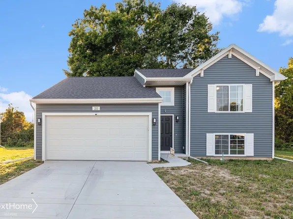 211 Creek Pointe Cir, Durand, MI 48429