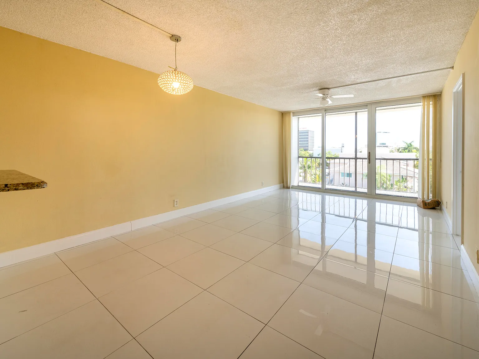2 bed, 2.0 bath, 970 sqft, $2,050 — Photo 4