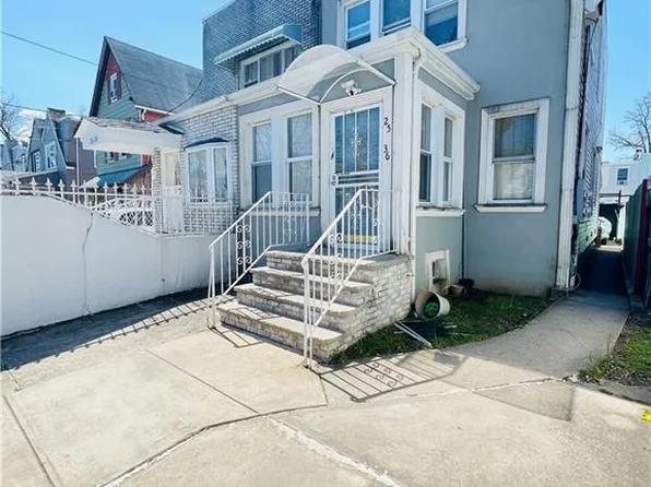 2536 Humphrey St, Flushing, NY 11369