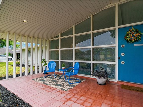 4th image of 353 Bermuda Pl