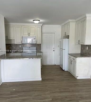 3rd image of 1870 NW 167th St Unit 0