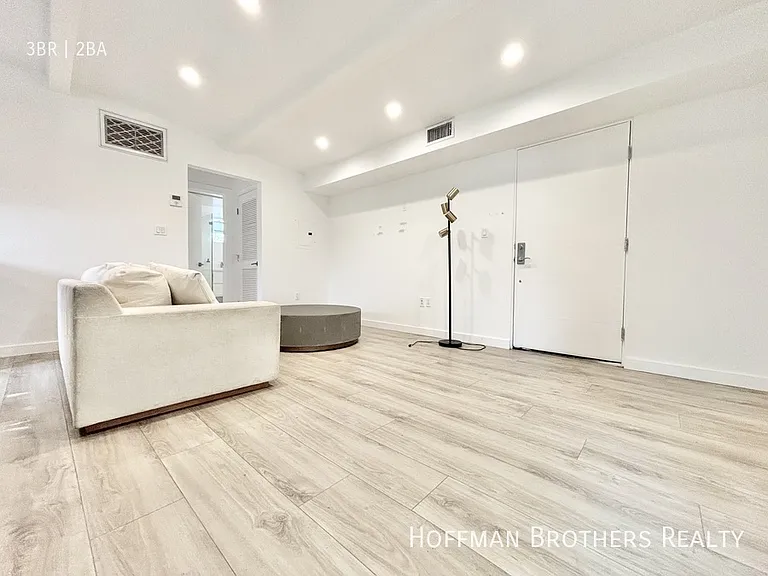 1568 Yosemite Dr #7 — Photo 8