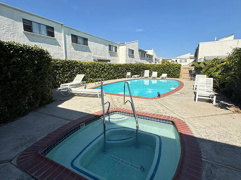 16885 Lynn Ln #10 — Photo 11